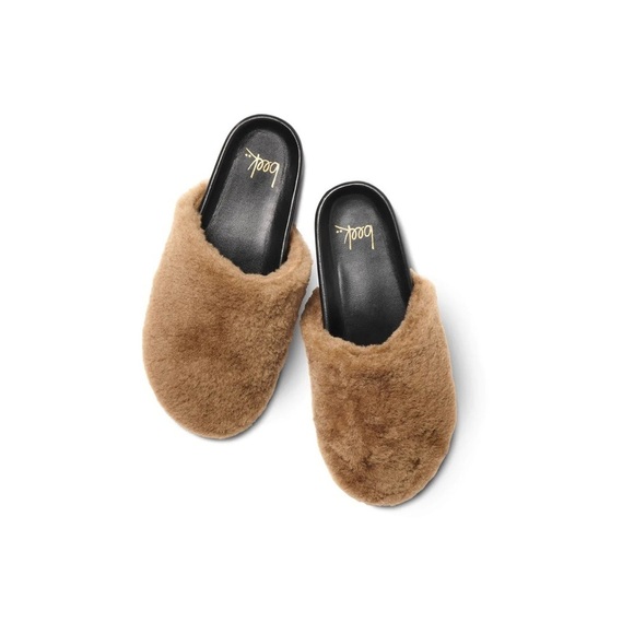 BEEK Flufftail Shearling Slide - Picture 15 of 16